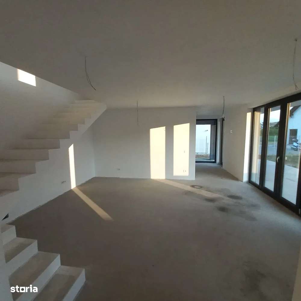 Casa moderna tip vilă în Alba Iulia – zona Schit/Mamut; str Sliven - Imagine principală: 5/16
