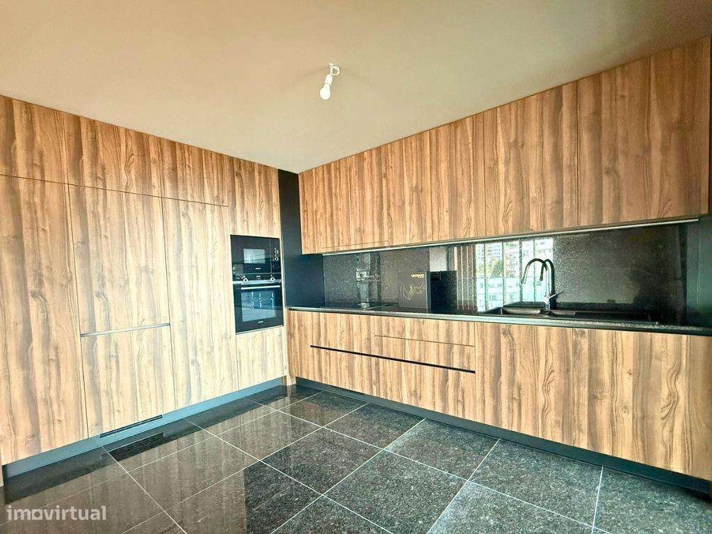 Apartamento T3 de Luxo no Varino 07 com Vista Mar – Funchal-9