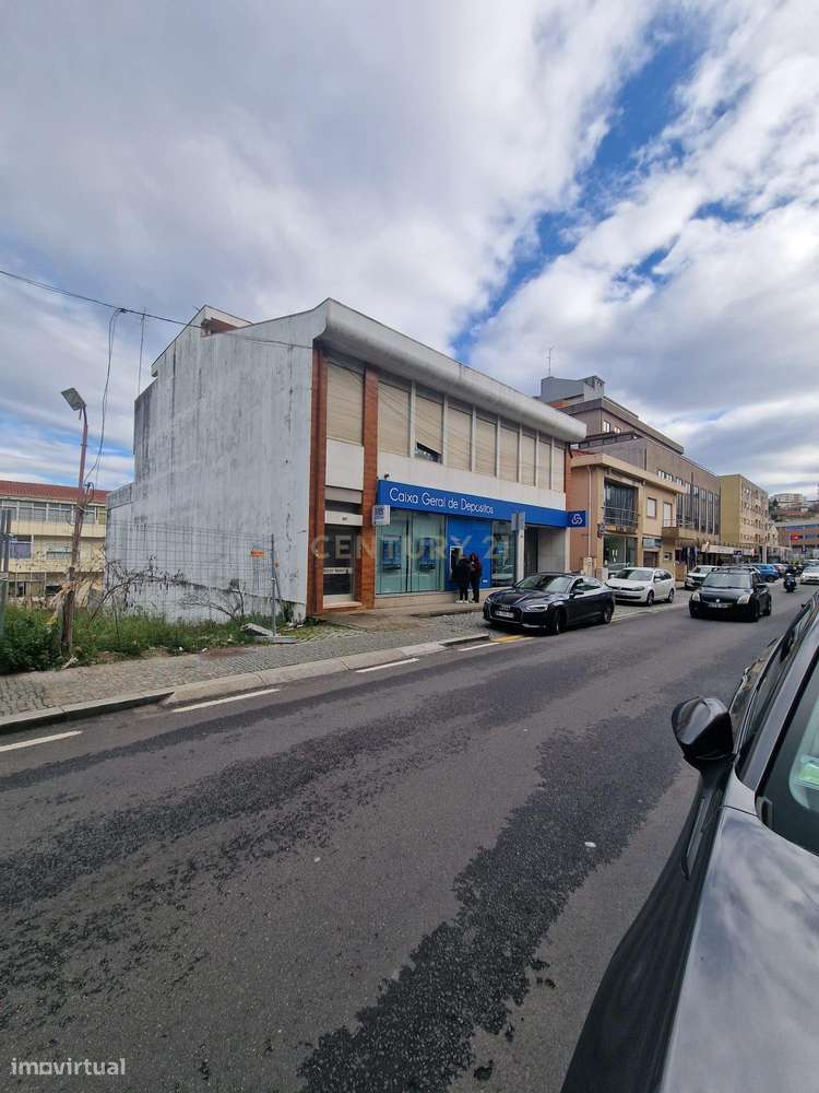 Espetacular T3 com Varanda e Estacionamento em São Cosme-Gondomar - Grande imagem: 5/8