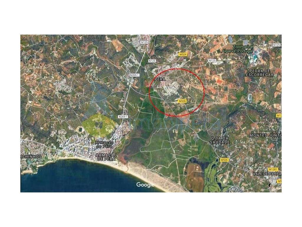 Terreno sem ruí­na - Vila Pêra . - Grande imagem: 2/3