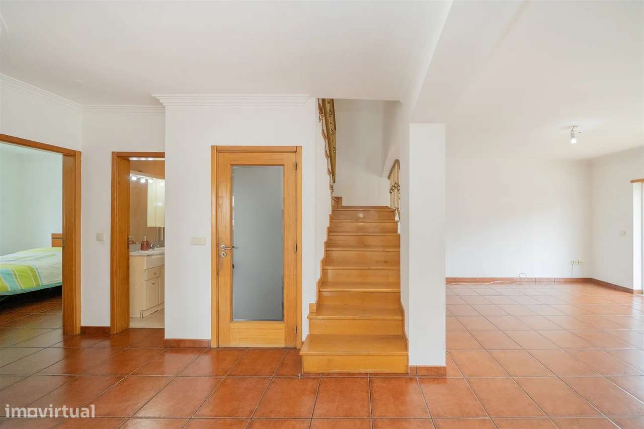 Moradia T4 com piscina nas Marinhas | Esposende-30