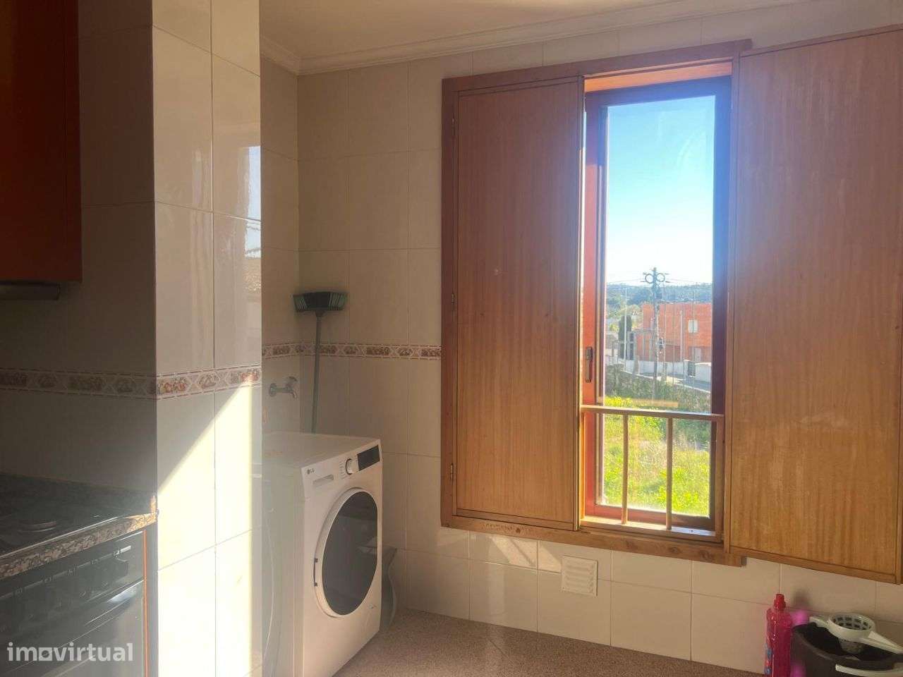 Apartamento T1 como novo, garagem fechada-8