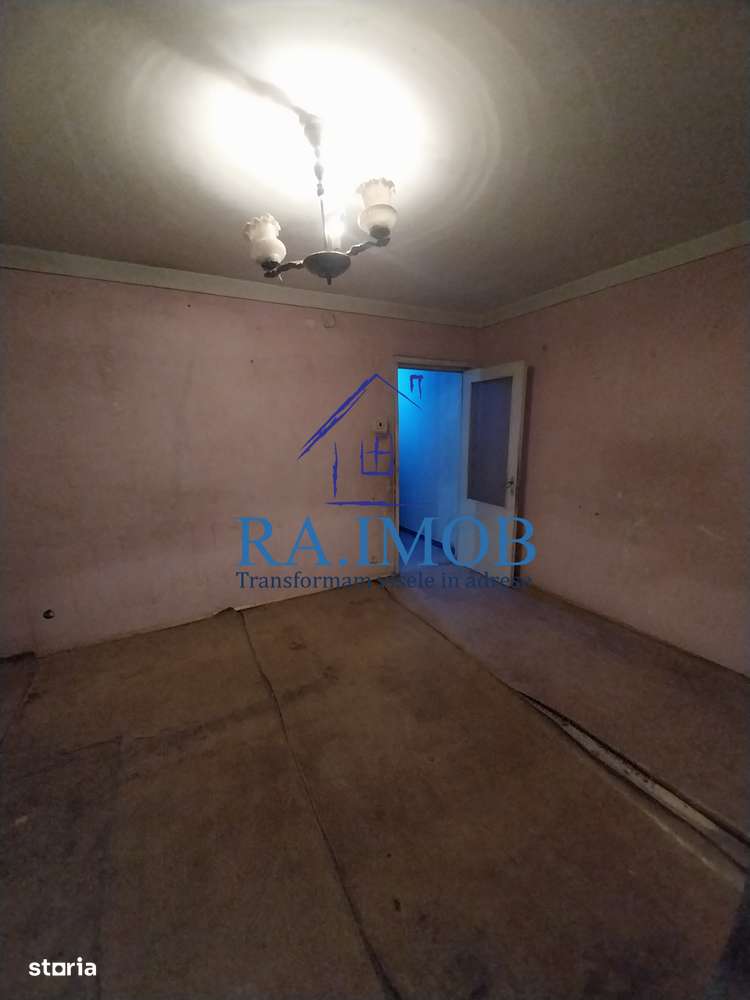 Apartament 2 camere, et 2/4, aleea Strejnic - Vest - 41000 euro-0
