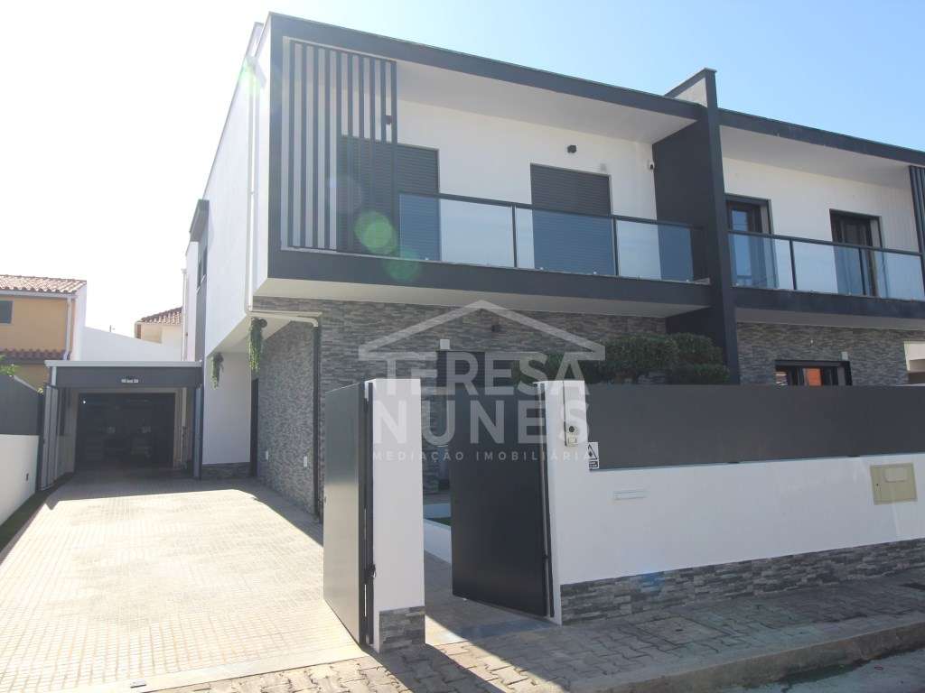 MORADIA GEMINADA V3 - FERNÃO FERRO-38