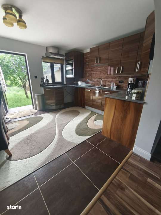 Casa + teren 2600mp, zona Horodnic de Sus, Radauti - Imagine principală: 2/19