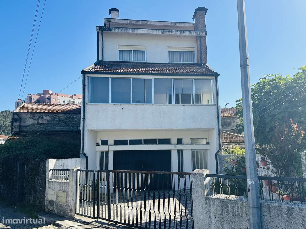 Espaçoso T2+1, mais sótão e lugar garagem no coração de Valongo-22