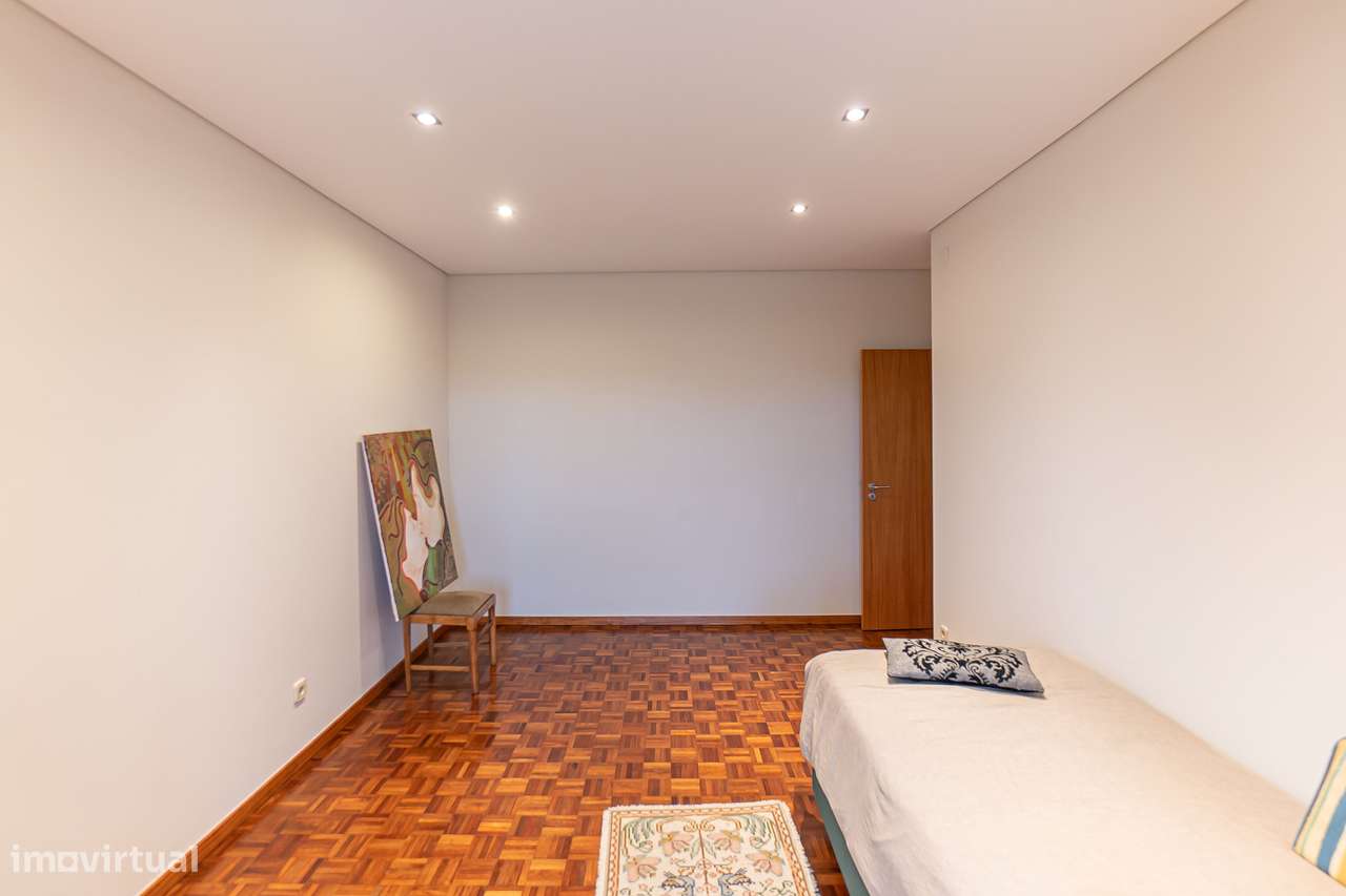 Moradia T3+1 Renovada com Vista Mar | Esmoriz-12