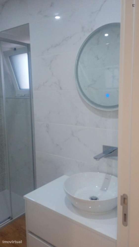 Quarto - localizado em Penha de França Lisbon - Grande imagem: 2/22