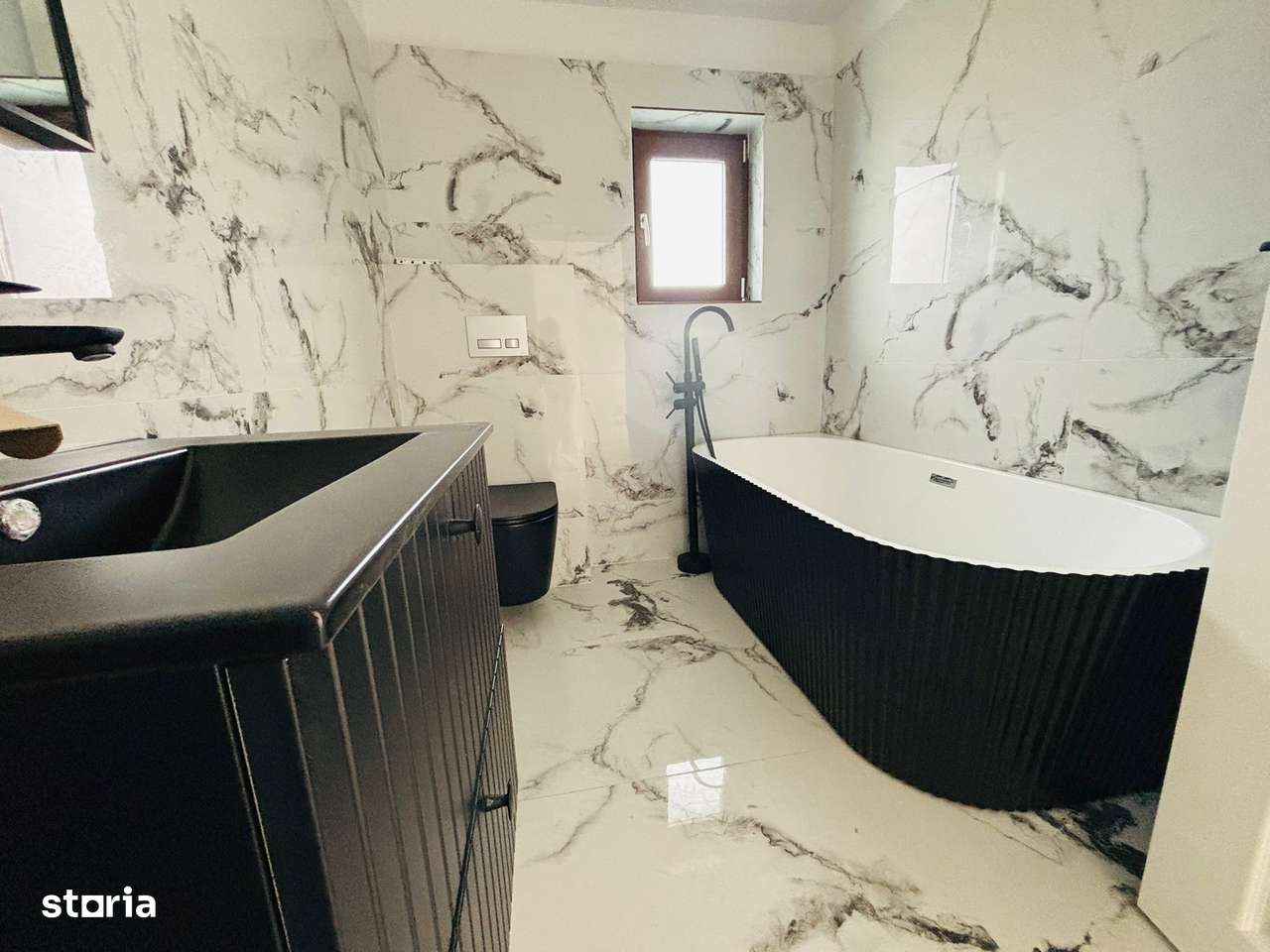 Casa de vanzare IN CENTRU comuna Berceni Ilfov - Imagine principală: 5/18