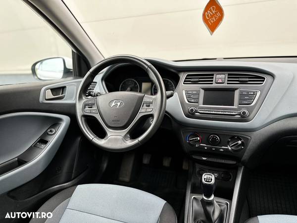 Hyundai i20 1.2 Passion - 11