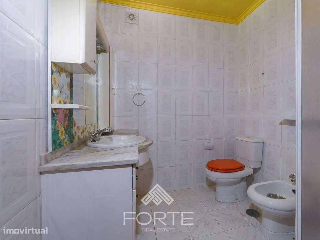 Moradia T3+1 em Travanca, Santa Maria da Feira-11