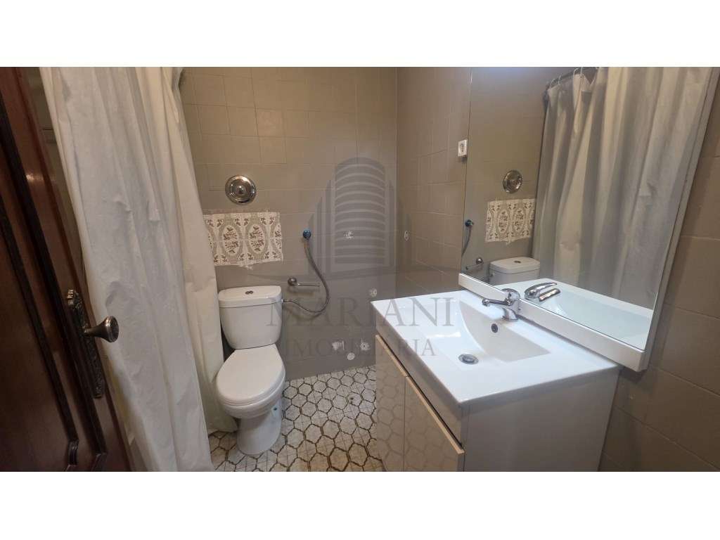 **Apartamento T2 no Centro de Gondomar, com Box**-8