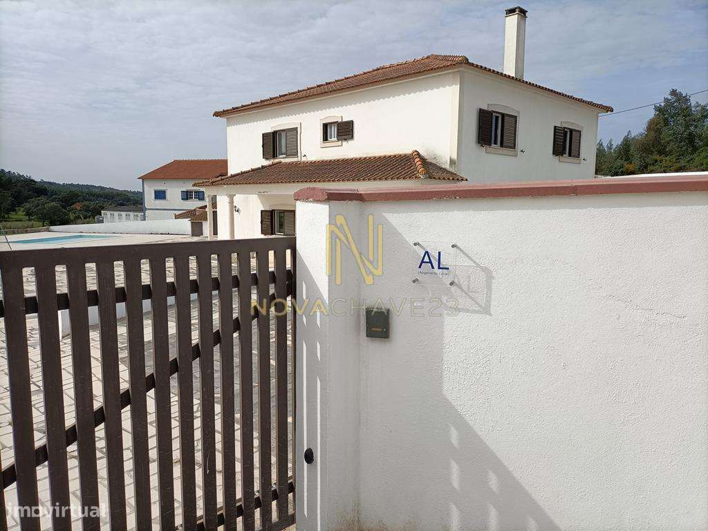 Moradia T6 - Alcanede, Santarém com licença para ALOJAMENTO LOCAL-32