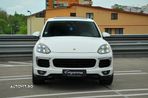 Porsche Cayenne 3.0 L - 8