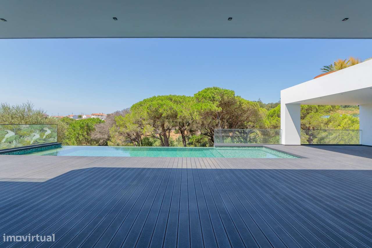 Moradia premium em Cascais onde o luxo e a natureza se encontram-17