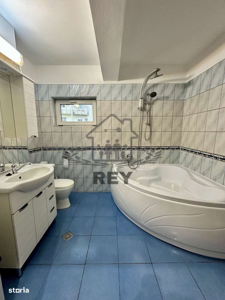 Apartament 4 camere cu garaj zona Strand- V.Aurie - Imagine principală: 4/20