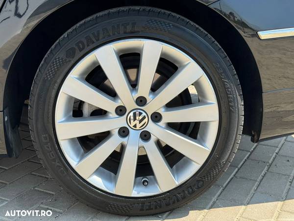 Volkswagen Passat 2.0 TDI DPF R-Line Edition Plus - 16