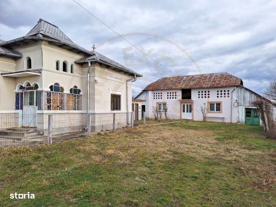 Casa Traditionala Babana+ Teren intravilan 4242 mp