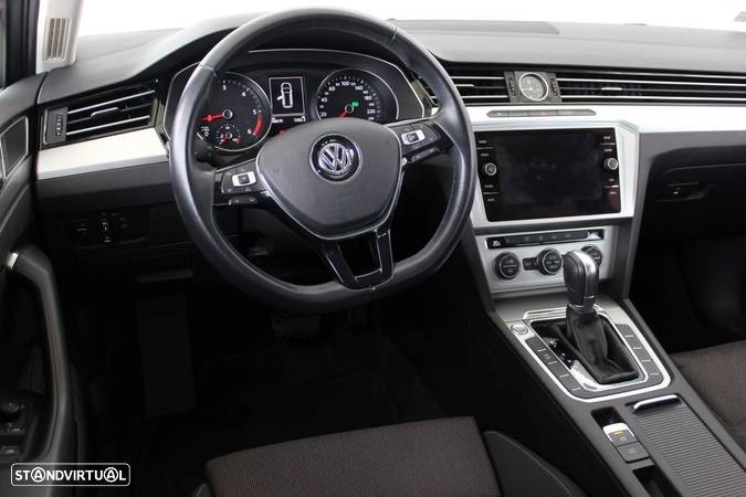 VW Passat Variant - 8