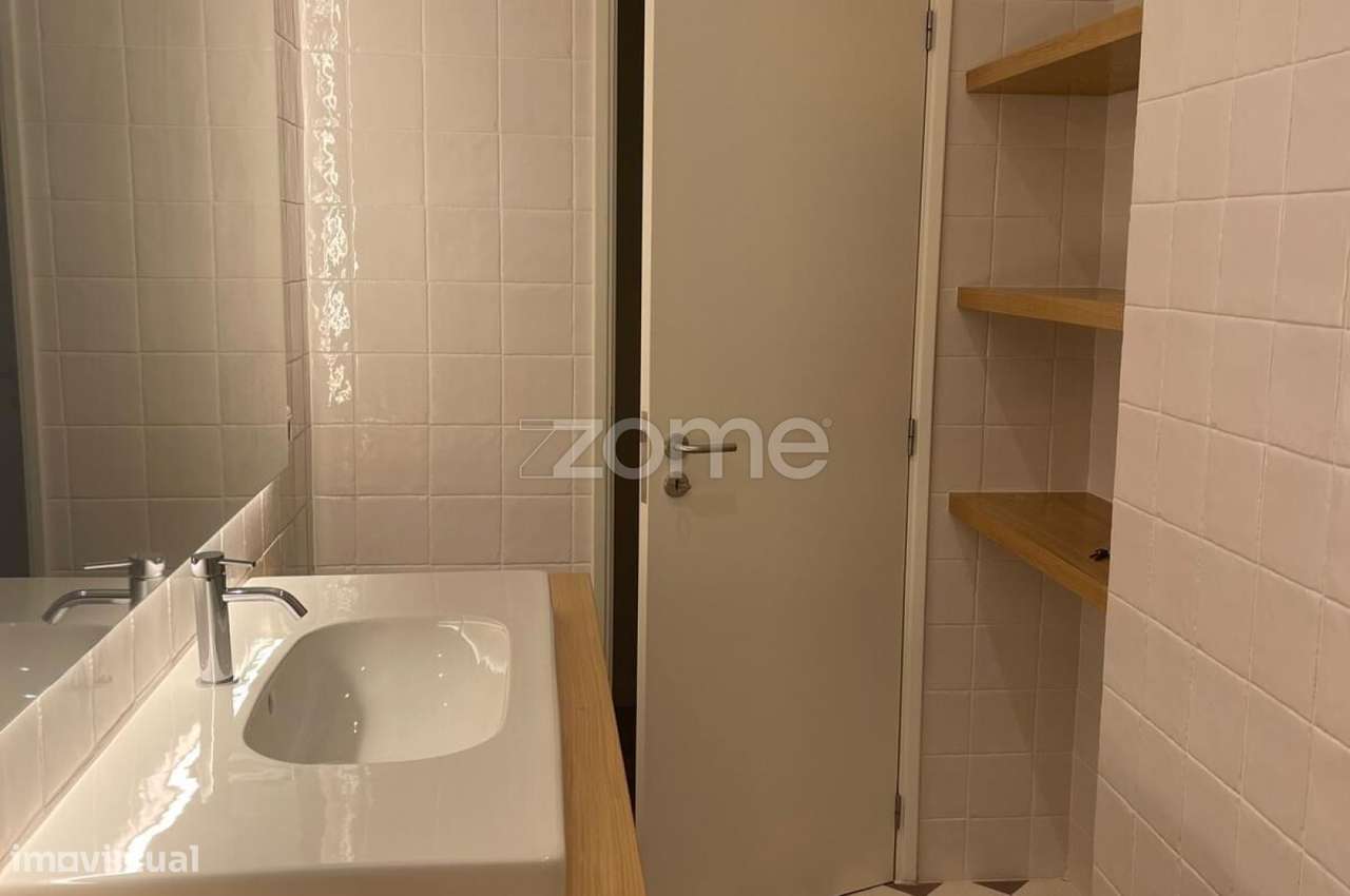 Apartamento T2 Renovado | Praça da Pedra Verde – Porto-5