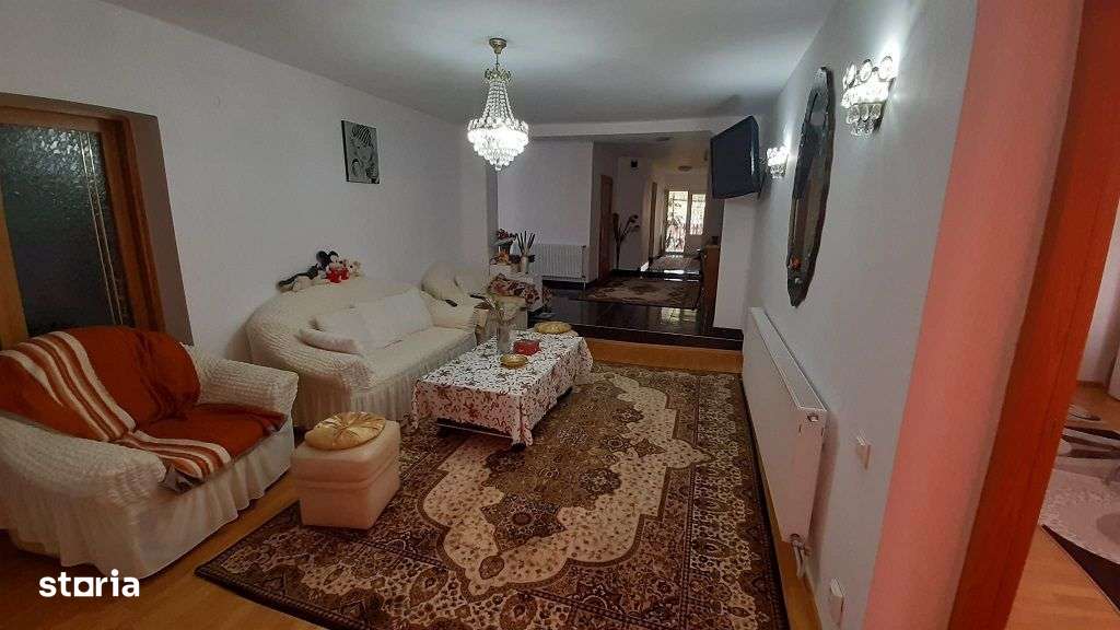 Casa moderna, foarte spatioasa, cu  1500 mp teren, în  Dambul Rotund - Imagine principală: 5/20