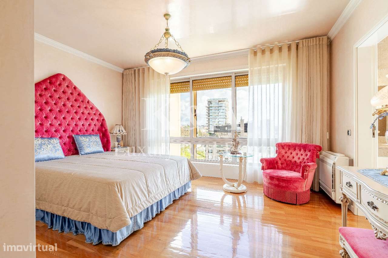Apartamento T6 duplex com vistas panorâmicas sobre o Rio Douro e o mar-11