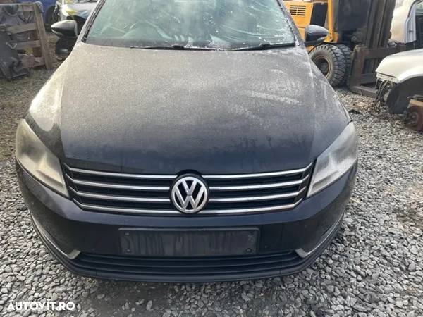 Dezmembrez VW Passat B7 Automat DSG 2.0 Euro 5 Plus - 1