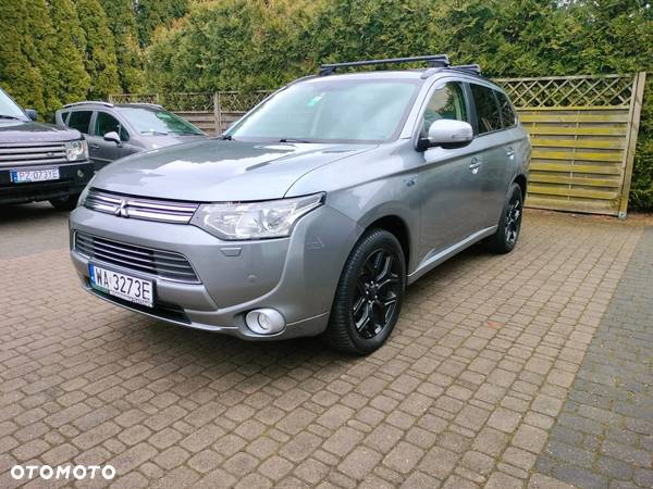 Mitsubishi Outlander PHEV Instyle NAVI + - 1