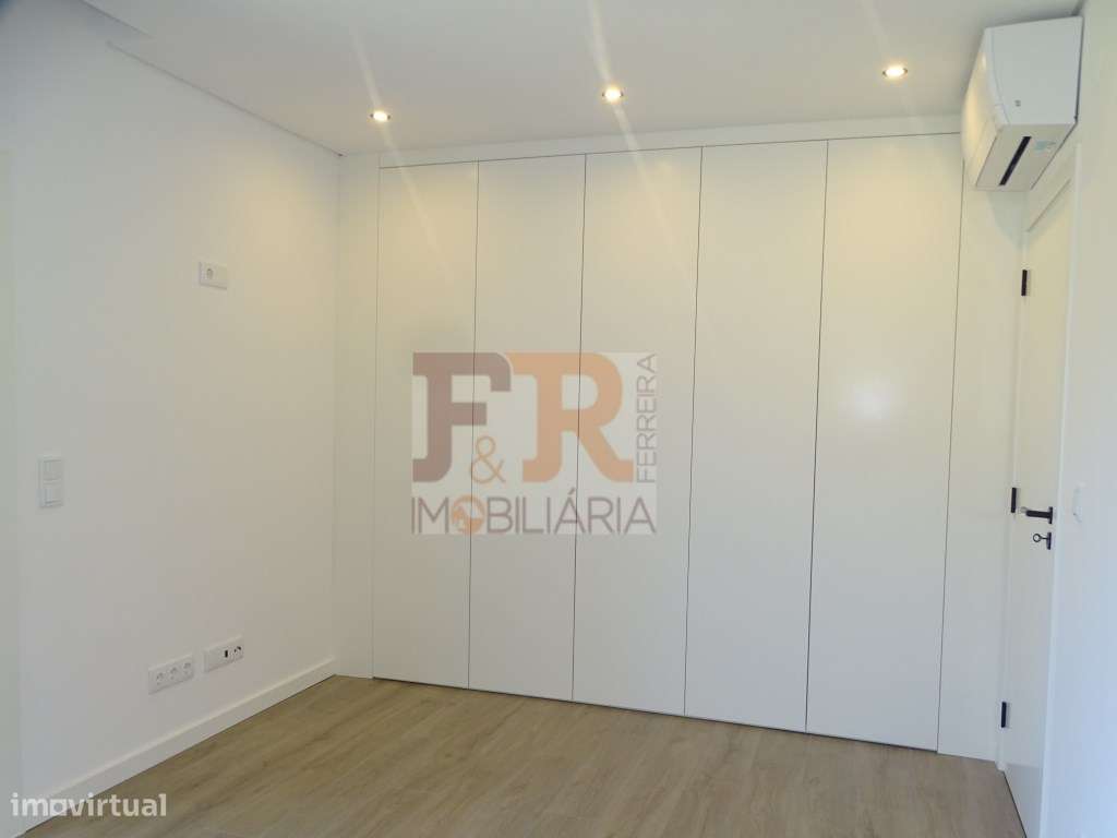 PRONTA!! Moradia Duplex T4 com Garagem, Quinta das laranjeiras Fern...-42