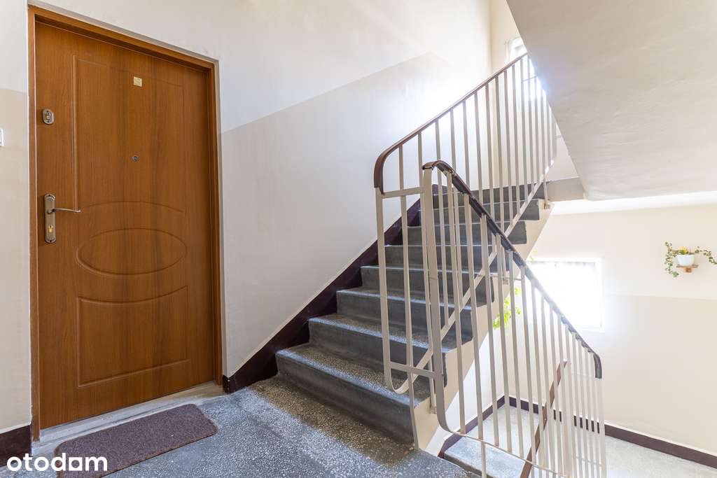 Przestronne 4-pokojowe mieszkanie z balkonem-16