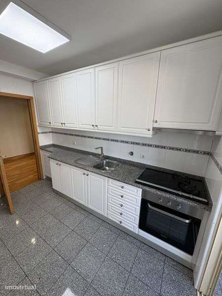 T2 com Garagem Centro Porto / Carvalhido - Grande imagem: 4/12