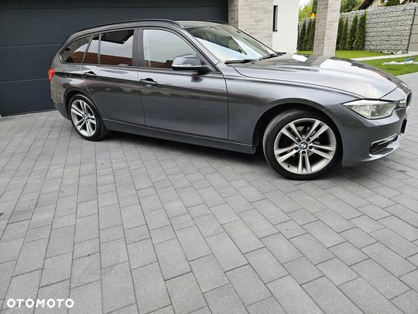 BMW Seria 3 320i Touring xDrive - 4