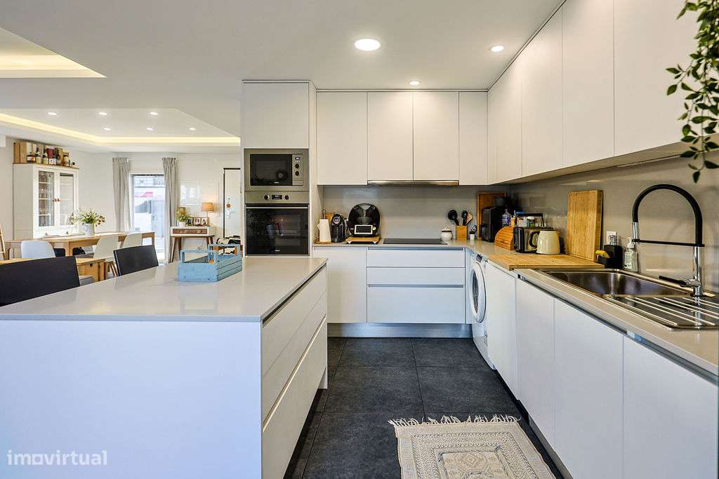 Moradia T4 com jardim, Fernão Ferro-23