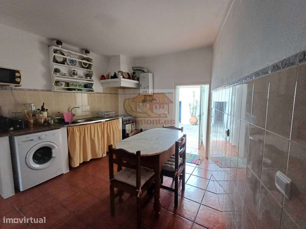Moradia térrea com pátio e terraço-6