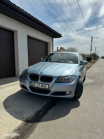 BMW Seria 3 318d - 5