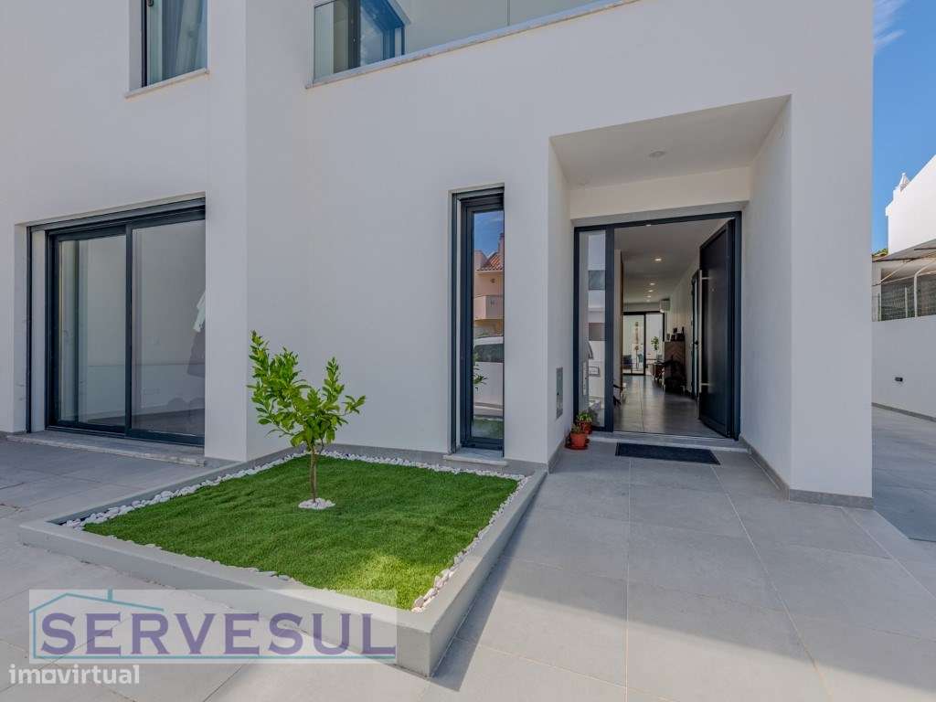 Moradia Moderna Geminada composta por 4 quartos e piscina privada, ...-47
