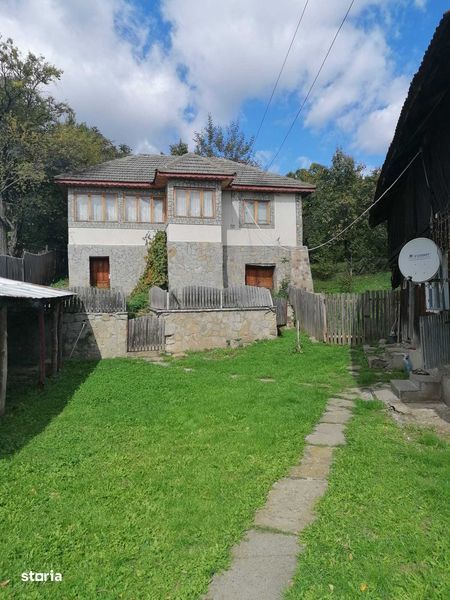 Casa de vanzare in comuna Drajna