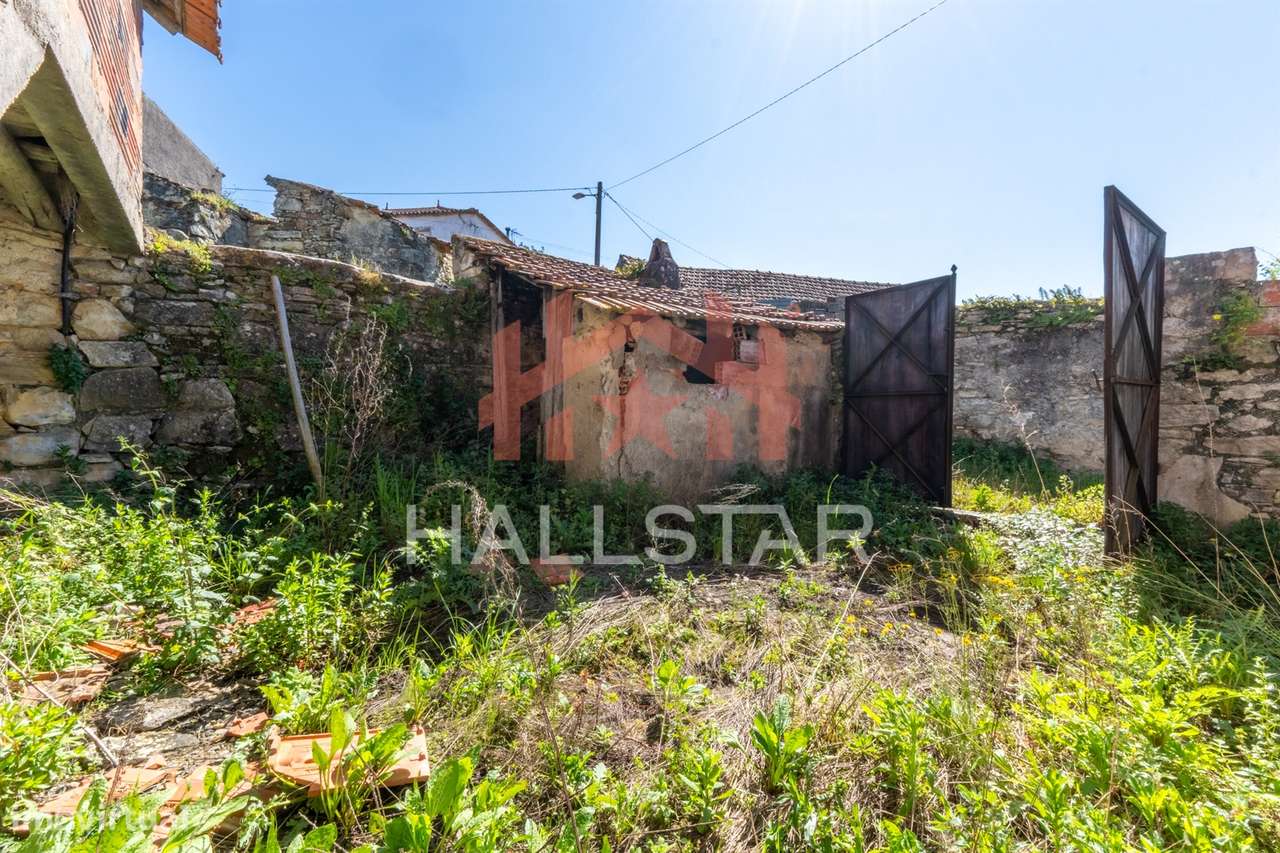Moradia T3 / Para Reconstrução / Torrinhas-17