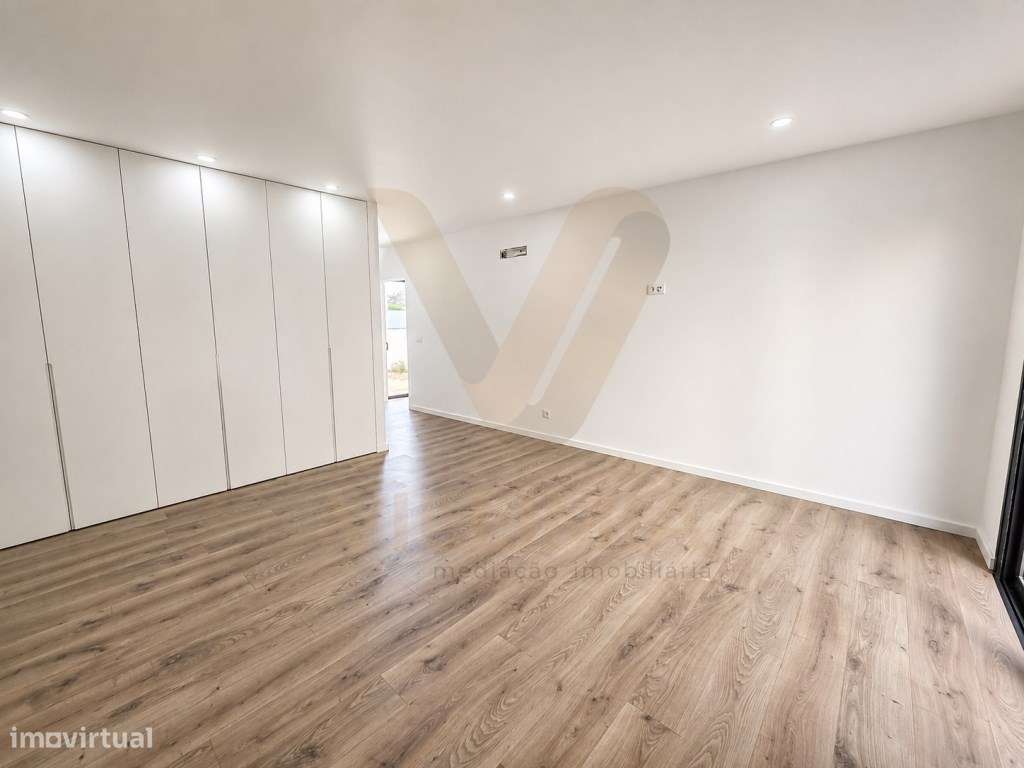 Moradia T4 Nova | Arcos de Valdevez-28