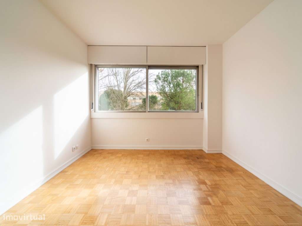 Apartamento T2 com lugar de garagem na Quinta da Luz - Grande imagem: 3/22