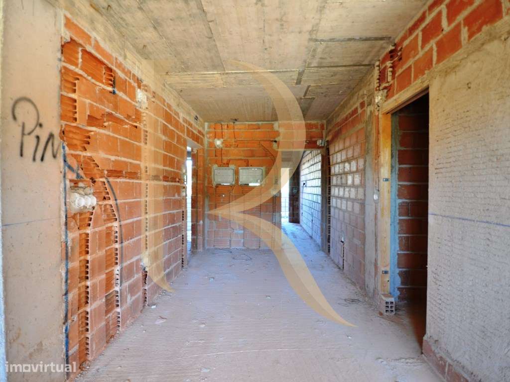 Apartamento T1 novo com elevador e arrecadação em Vale de Milhaços ... - Grande imagem: 5/9