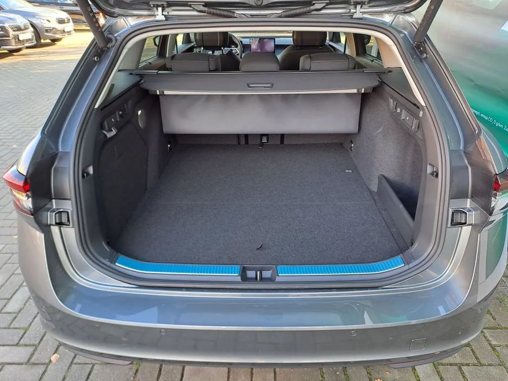 SKODA SUPERB IV 1.5 TSI 204KM DSG PLUG-IN EDITION 130, fabryczny hak