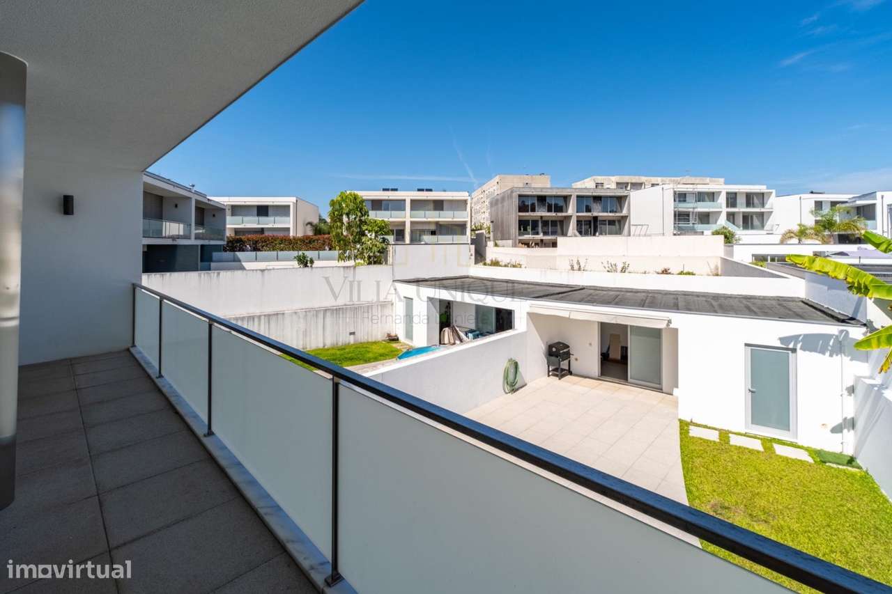 Moradia Geminada T3 com Suite, Jardim de Inverno, Garagem Fechada...-28
