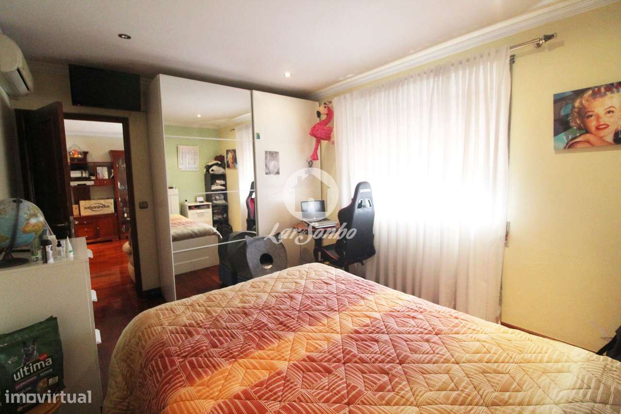 Moradia T3 de Gaveto, com excelentes áreas, localizada em São Cosme...-13