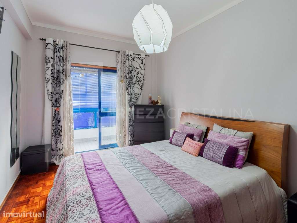 Apartamento T2 com varandas na Baixa da Banheira-10