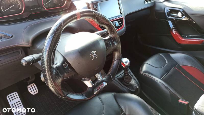 Peugeot 208 1.6 THP GTi - 8