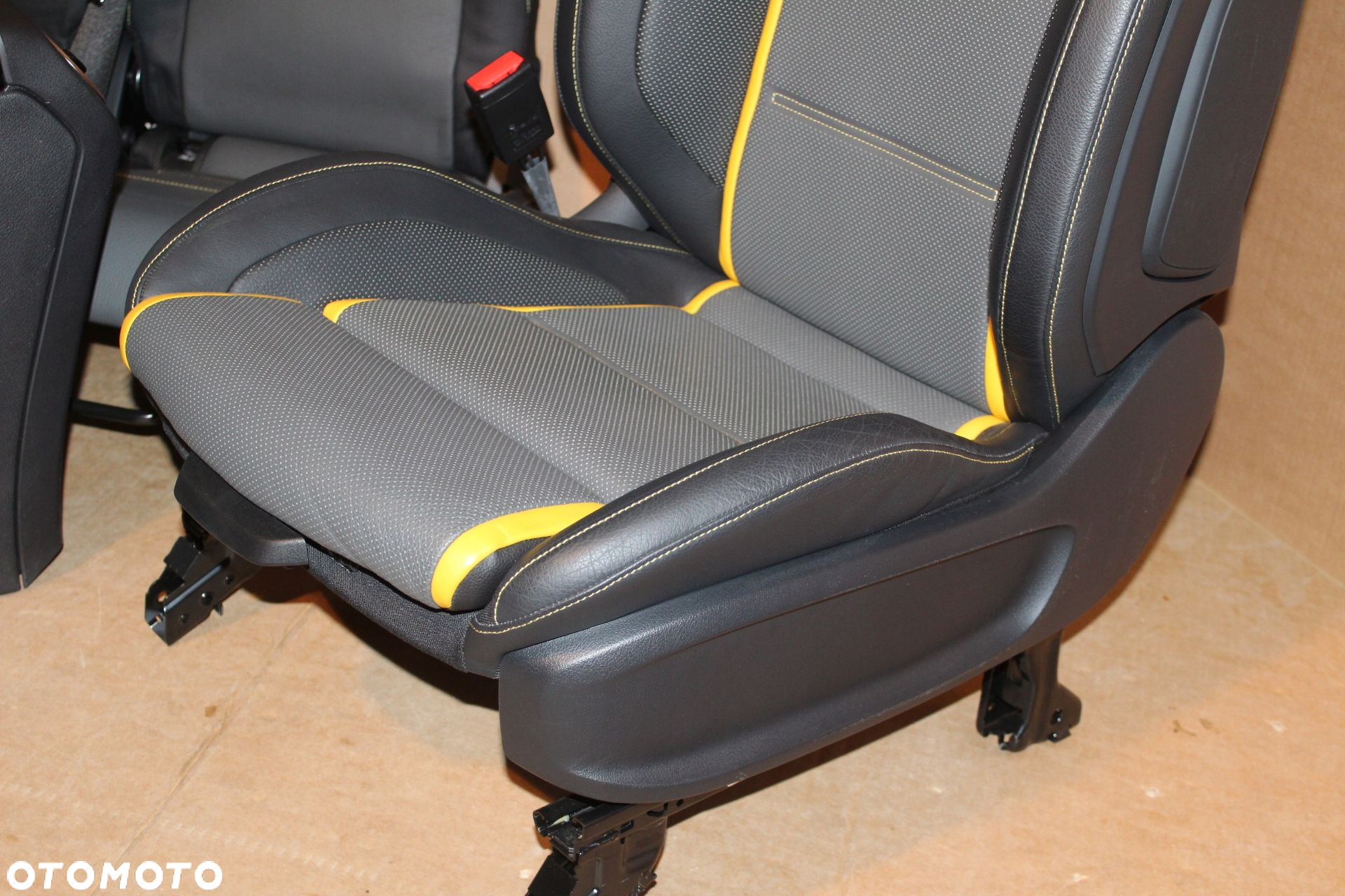 Fotele komplet Mercedes GLA 247 45 S AMG PERFORMANCE - 3