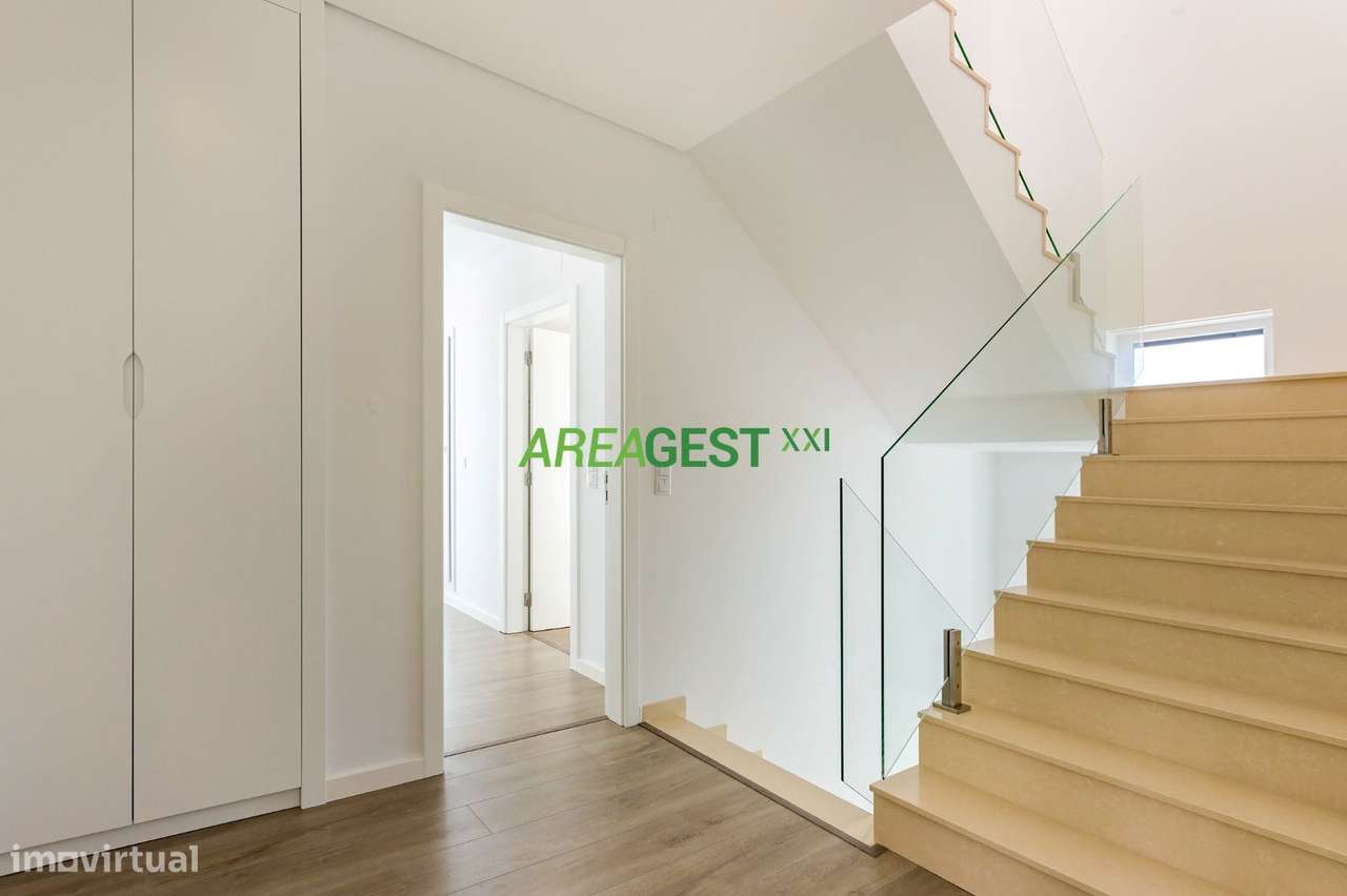 Moradia V4+1 no Casal Novo, Caneças-10