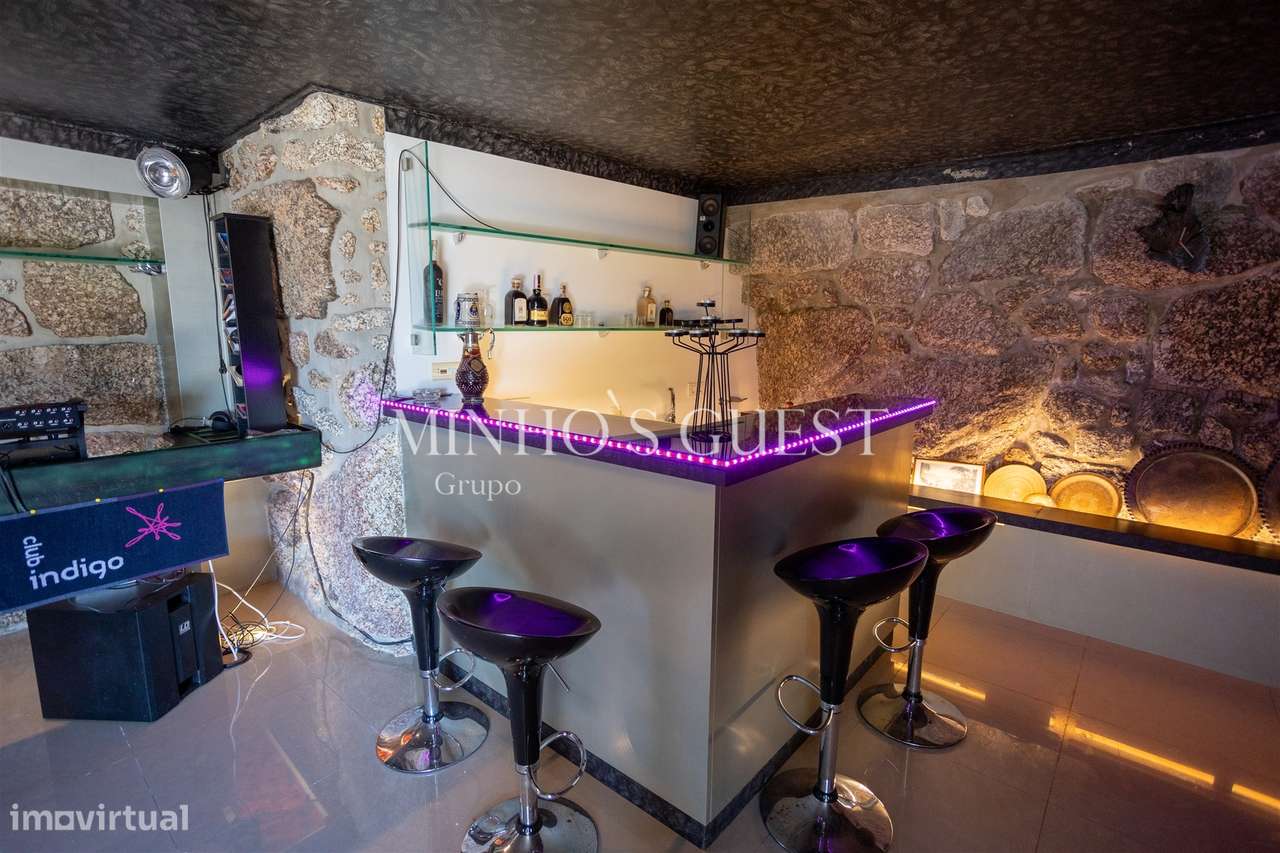 Moradia V4 de Luxo (650m2) Implantada em Terreno de 12500m2 - Souto, G-27