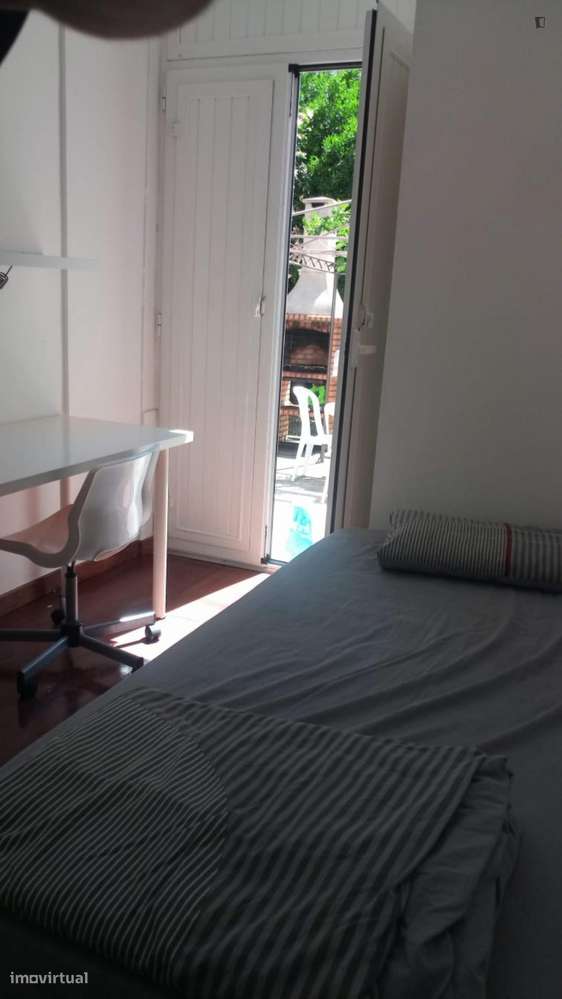 Quarto - localizado em  Coimbra - Grande imagem: 2/5